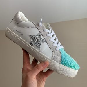 GG Sneaker Lookalikes! ⭐️ blue Sherpa accent sneakers 7.5 silver accents